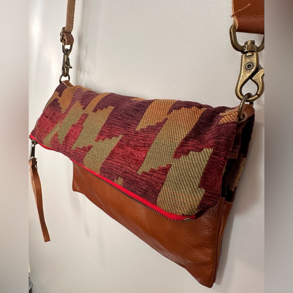 Vaalbara Clutch w/ Fanny Pack Strap - Black Leather w/ Western Handwoven